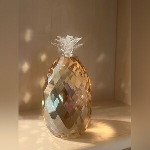 Simon Designs Crystal Pineapple Decor, Beautiful!